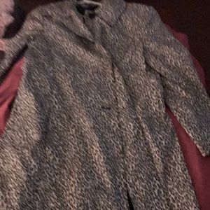 I’m selling these three coats cause I don’t wear them anymore and weight gain